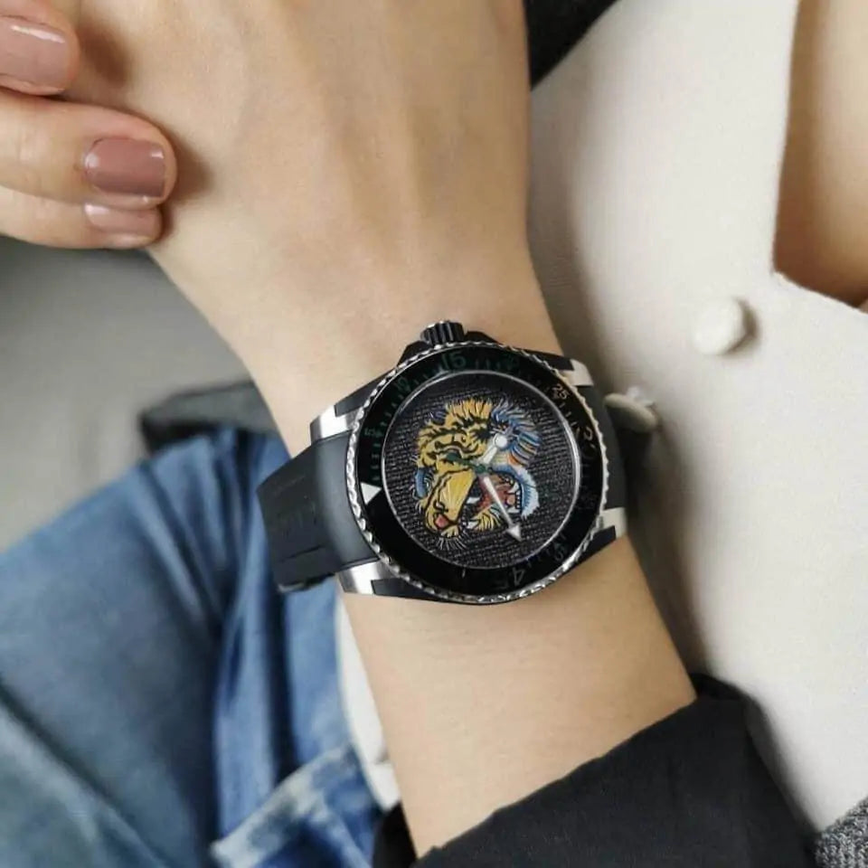 Men's GUCCI Dive Tiger Quartz watch - YA136318