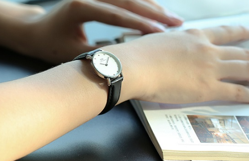 Women's Daniel Wellington Classy Sheffield Steel Black Leather Band Watch -  0921DW