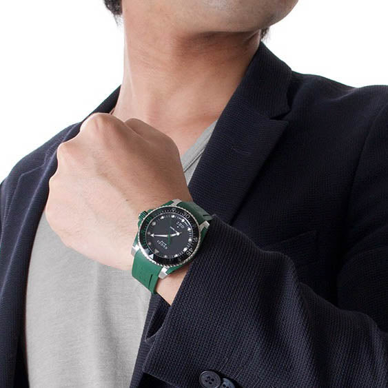 Men's Gucci Quartz Watch - YA136310