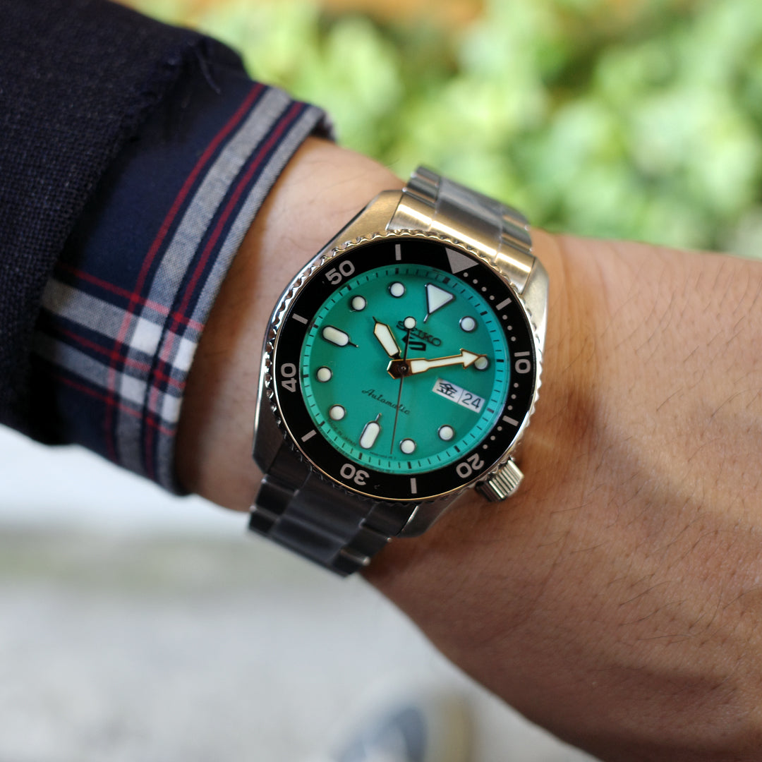 SEIKO 腕時計 Seiko 5 Sports SBSA229 SKX Mid-Size Sports Style - YouTube
